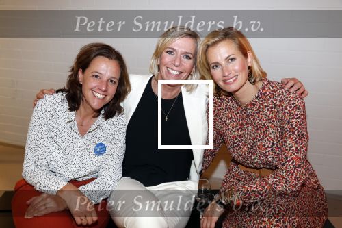 Amstelveen 1 oktober 2019
15 jaar de Esther Vergeer Foundation in het Cobra museum . Er wordt een expositie geopend van 15 fotografen waaronder oa William Rutten Estelle Cruijff Klaasjan v d Weij Patty Brard Isa Hoes Marco Borsato Sacha de Boer Klaas v Kruistem en Edwin Smulders. Anouk Smulders presenteert het en Prinses Margriet is aanwezig.