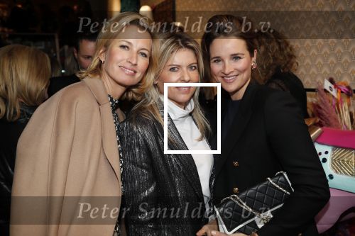 Amsterdam 12 november 2019
Presentatie en opening winkel Shoeby van Fred v Leer en Nicolette v Dam.
Anouk Smulders Lonneke Notenboom en Lieke v Lexmond