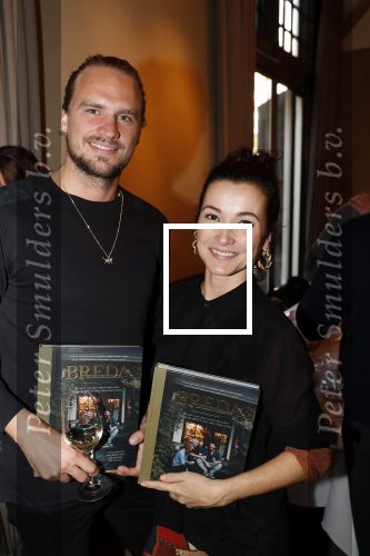 Amsterdam 29 oktober 2019
Boekpresentatie in restaurant Breda met Freek v Noortwijk Guillaume de Beer Jojanneke v Iwaarden en Ronald Giphart. Birgit Schuurman met haar nieuwe vriend