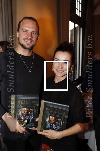 Amsterdam 29 oktober 2019
Boekpresentatie in restaurant Breda met Freek v Noortwijk Guillaume de Beer Jojanneke v Iwaarden en Ronald Giphart. Birgit Schuurman met haar nieuwe vriend