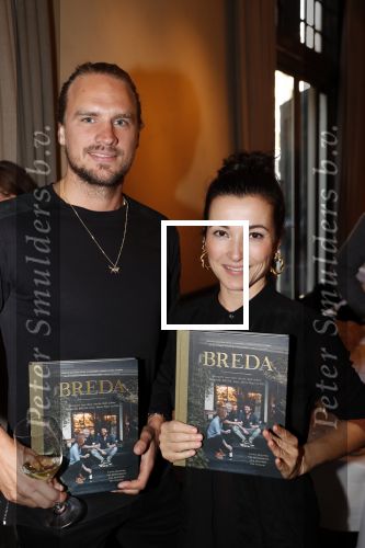 Amsterdam 29 oktober 2019
Boekpresentatie in restaurant Breda met Freek v Noortwijk Guillaume de Beer Jojanneke v Iwaarden en Ronald Giphart. Birgit Schuurman met haar nieuwe vriend