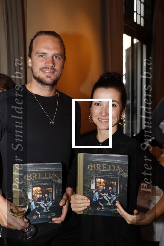 Amsterdam 29 oktober 2019
Boekpresentatie in restaurant Breda met Freek v Noortwijk Guillaume de Beer Jojanneke v Iwaarden en Ronald Giphart. Birgit Schuurman met haar nieuwe vriend