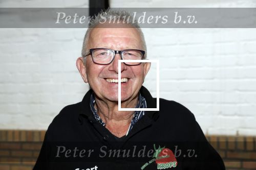 Boekel 19 oktober 2019
Meerdere boeren van boer zoekt vrouw stan op een mini markt in de stallen van Boerin Steffi. Boer Geert