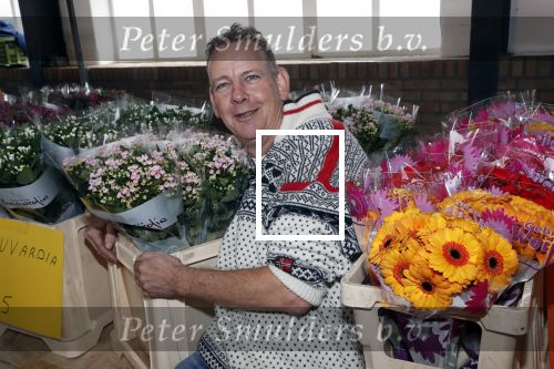 Boekel 19 oktober 2019
Meerdere boeren van boer zoekt vrouw stan op een mini markt in de stallen van Boerin Steffi. Boer Jaap