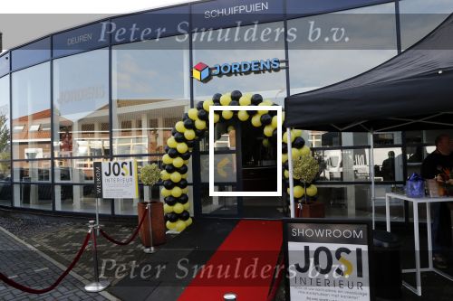 Zwijndrecht 3 november 2019
Caroline v Eeden werkt een dag bij interieurwinkel Josi .