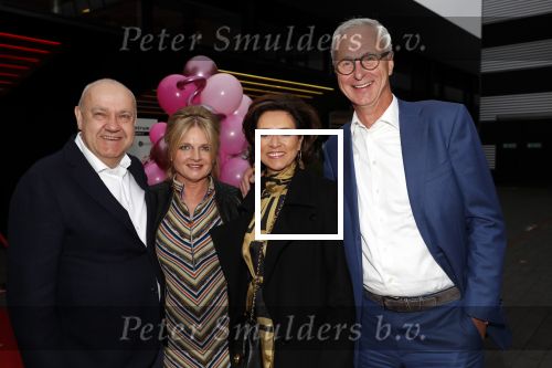 Hilversum 7 oktober 2019
Gala voor breast care foundation in studio 21. CeesHendriks met zijn vrouw en vrienden