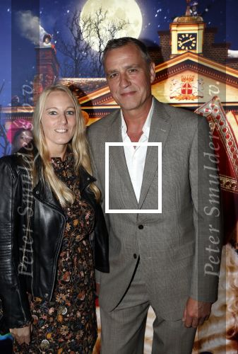 Amsterdam 5 oktober 2019
Premiere Sinterklaasfilm in pathe Arena . Chris Tates kwam met zijn vriendin