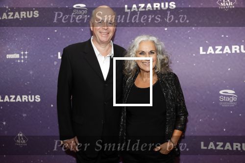 Amsterdam 13 oktober 2019
Premiere Lazarus in het deLamar theater. Cilly Dartell met man