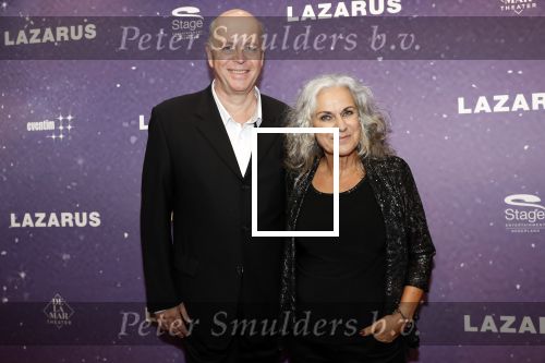 Amsterdam 13 oktober 2019
Premiere Lazarus in het deLamar theater. Cilly Dartell met man