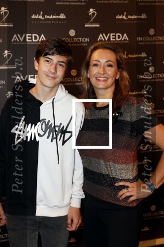 Amsterdam 3 oktober 2019
Modeshow Tommy Driessen in hotel Krasnapolsky. Cynthia Abma kwam met haar zoon
