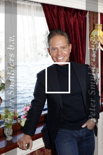 Amsterdam 30 oktober 2019
Perspresentatie Holland zingt Hazes met Jeroen v d Boom Danny de Munk Gerard Joling Samantha Steenwijk en Glennis Grace op feestboot De Jordaan.