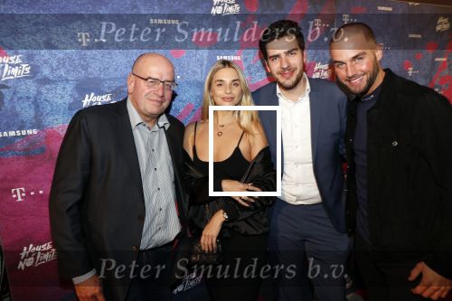 Amsterdam 30 oktober 2019
Premiere house of no Limits. David Cocheret met Fred Teeven Gaby Blaaser en Donny Roelvink