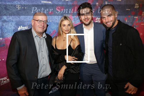 Amsterdam 30 oktober 2019
Premiere house of no Limits. David Cocheret met Fred Teeven Gaby Blaaser en Donny Roelvink