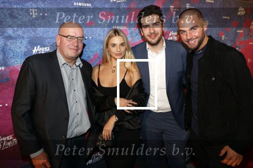 Amsterdam 30 oktober 2019
Premiere house of no Limits. David Cocheret met Fred Teeven Gaby Blaaser en Donny Roelvink