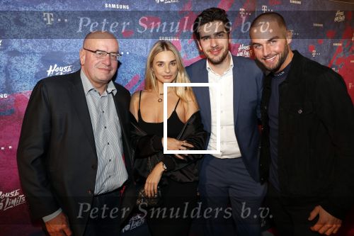 Amsterdam 30 oktober 2019
Premiere house of no Limits. David Cocheret met Fred Teeven Gaby Blaaser en Donny Roelvink