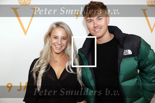 Katwijk 30 oktober 2019
9 jaar soldaat van Oranje in de hangar op vliegveld Valkenburg . Vlogger Dee met haar vriend Lars Gerbrands