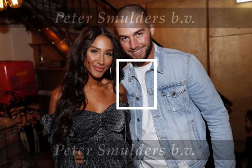 Amsterdam 11 november 2019
Boekpresentatie Fajah Lourens en Selwyn Senatori.
Donny Roelvink met zijn nieuwe vriendin Janice Blok