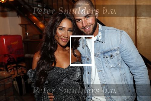 Amsterdam 11 november 2019
Boekpresentatie Fajah Lourens en Selwyn Senatori.
Donny Roelvink met zijn nieuwe vriendin Janice Blok