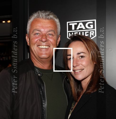 Amsterdam 16 oktober 2019
Presentatie nieruwe Tag Heuer Max Verstappen horloge bij Majestic. Max arriveert in een speciale Aston Martin op de dam in Amsterdam. Shelly sterk presenteert de presentatie. Ed Pronk met zijn vrouw Joke