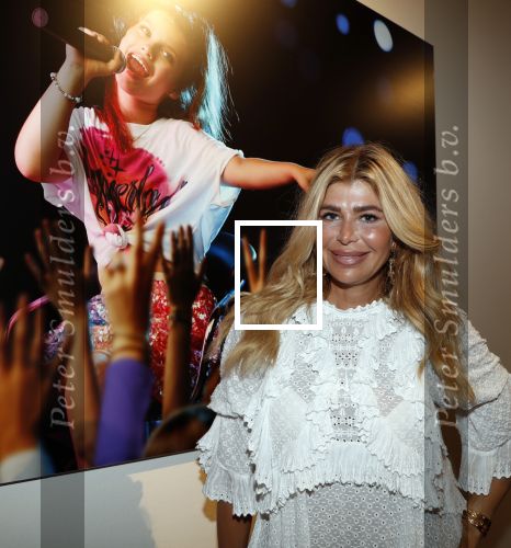 Amstelveen 1 oktober 2019
15 jaar de Esther Vergeer Foundation in het Cobra museum . Er wordt een expositie geopend van 15 fotografen waaronder oa William Rutten Estelle Cruijff Klaasjan v d Weij Patty Brard Isa Hoes Marco Borsato Sacha de Boer Klaas v Kruistem en Edwin Smulders. Anouk Smulders presenteert het en Prinses Margriet is aanwezig.