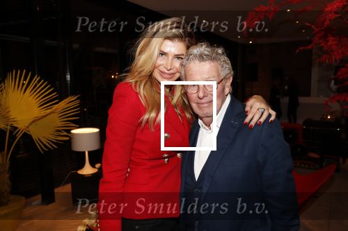 Naarden 31 oktober 2019
50 jaar Jan des Bouvrie als ontwerper werkzaam. Feest is in het Arsenaal.
Estelle Cruijff kwam met Robert Lee