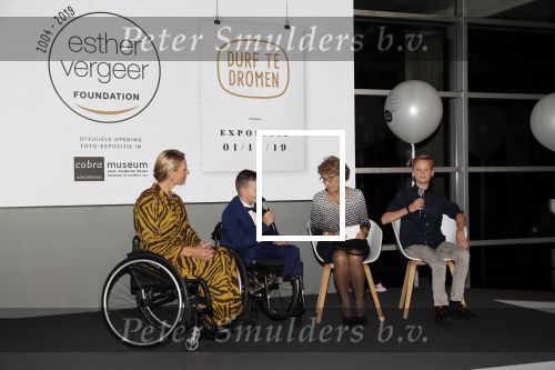 Amstelveen 1 oktober 2019
15 jaar de Esther Vergeer Foundation in het Cobra museum . Er wordt een expositie geopend van 15 fotografen waaronder oa William Rutten Estelle Cruijff Klaasjan v d Weij Patty Brard Isa Hoes Marco Borsato Sacha de Boer Klaas v Kruistem en Edwin Smulders. Anouk Smulders presenteert het en Prinses Margriet is aanwezig.