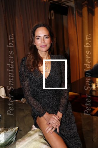 Amsterdam 12 november 2019
lancering van het boek Two Faces van Ali Pirayesh in the Dutchess.
Evelyn Struik met Sander Janson en Mark Teurlings