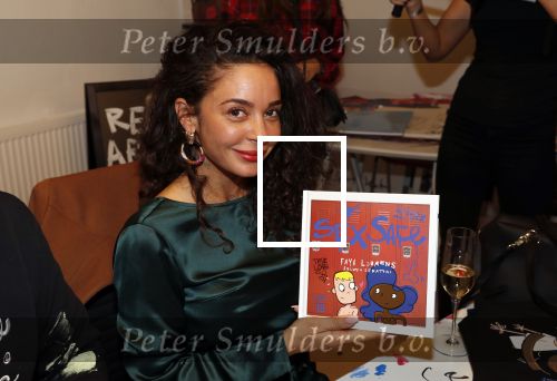 Amsterdam 11 november 2019
Boekpresentatie Fajah Lourens en Selwyn Senatori. De kinderen van fajah krijgen het eerste exemplaar