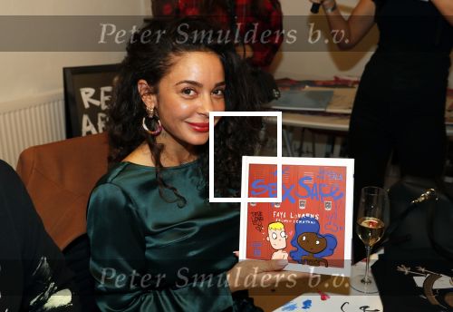 Amsterdam 11 november 2019
Boekpresentatie Fajah Lourens en Selwyn Senatori. De kinderen van fajah krijgen het eerste exemplaar