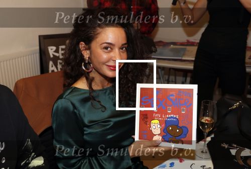 Amsterdam 11 november 2019
Boekpresentatie Fajah Lourens en Selwyn Senatori. De kinderen van fajah krijgen het eerste exemplaar