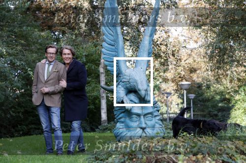 Den Haag 24 oktober 2019
Frank Jansen en Rogier Smit ( Paleis voor een prikkie) laten hun honden uit. Frank en Rogier