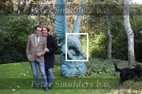 Den Haag 24 oktober 2019
Frank Jansen en Rogier Smit ( Paleis voor een prikkie) laten hun honden uit. Frank en Rogier