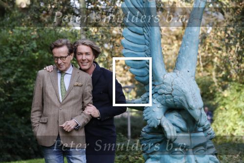 Den Haag 24 oktober 2019
Frank Jansen en Rogier Smit ( Paleis voor een prikkie) laten hun honden uit. Frank en Rogier