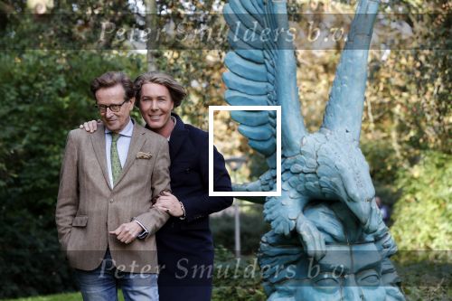 Den Haag 24 oktober 2019
Frank Jansen en Rogier Smit ( Paleis voor een prikkie) laten hun honden uit. Frank en Rogier