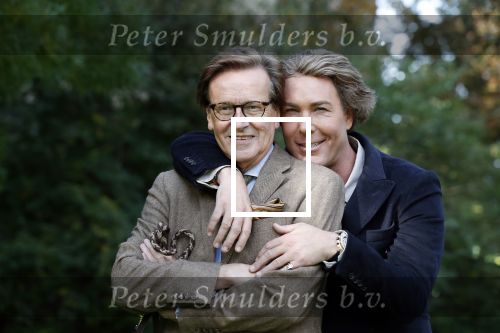 Den Haag 24 oktober 2019
Frank Jansen en Rogier Smit ( Paleis voor een prikkie) laten hun honden uit. Frank en Rogier