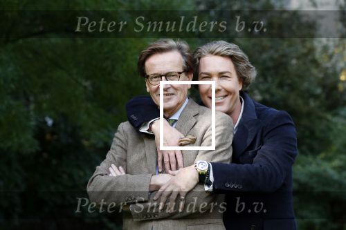 Den Haag 24 oktober 2019
Frank Jansen en Rogier Smit ( Paleis voor een prikkie) laten hun honden uit. Frank en Rogier