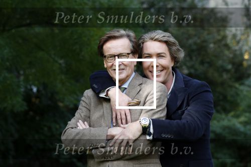 Den Haag 24 oktober 2019
Frank Jansen en Rogier Smit ( Paleis voor een prikkie) laten hun honden uit. Frank en Rogier