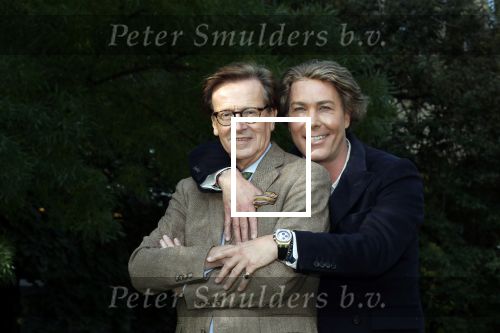 Den Haag 24 oktober 2019
Frank Jansen en Rogier Smit ( Paleis voor een prikkie) laten hun honden uit. Frank en Rogier