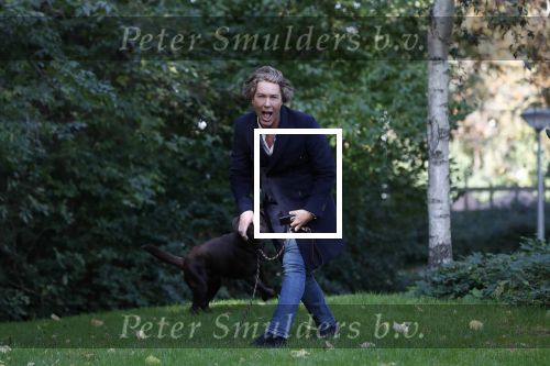 Den Haag 24 oktober 2019
Frank Jansen en Rogier Smit ( Paleis voor een prikkie) laten hun honden uit. Frank en Rogier