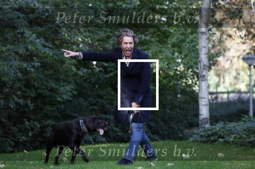Den Haag 24 oktober 2019
Frank Jansen en Rogier Smit ( Paleis voor een prikkie) laten hun honden uit. Frank en Rogier