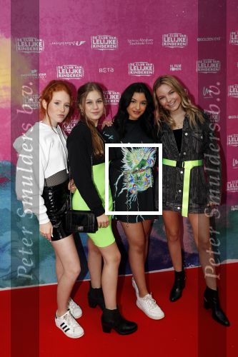 Amsterdam 6 oktober 2019
Premiere club van lelijke kinderen in Pathe Arena. Girlband Remix