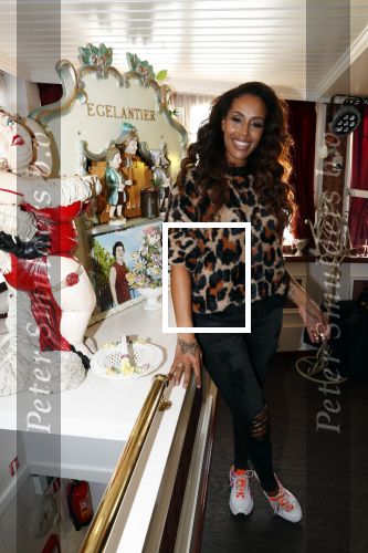 Amsterdam 30 oktober 2019
Perspresentatie Holland zingt Hazes met Jeroen v d Boom Danny de Munk Gerard Joling Samantha Steenwijk en Glennis Grace op feestboot De Jordaan.