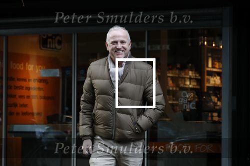 Amsterdam 23 oktober 2019
Een slanke Gordon doet boodschappen op de cornelis schuytstraat.