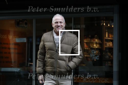 Amsterdam 23 oktober 2019
Een slanke Gordon doet boodschappen op de cornelis schuytstraat.