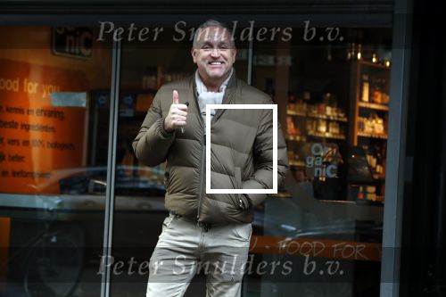 Amsterdam 23 oktober 2019
Een slanke Gordon doet boodschappen op de cornelis schuytstraat.