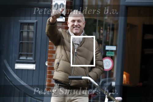 Amsterdam 23 oktober 2019
Een slanke Gordon doet boodschappen op de cornelis schuytstraat.