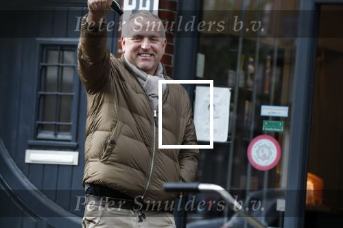 Amsterdam 23 oktober 2019
Een slanke Gordon doet boodschappen op de cornelis schuytstraat.