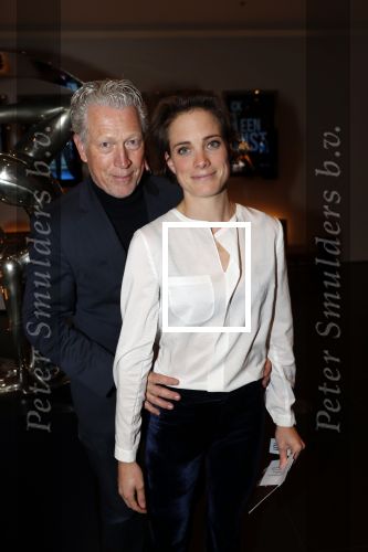 Amsterdam 6 november 2019
Premiere de verleiders in het nieuwe deLamar theater. Hajo Bruins met vriendin
