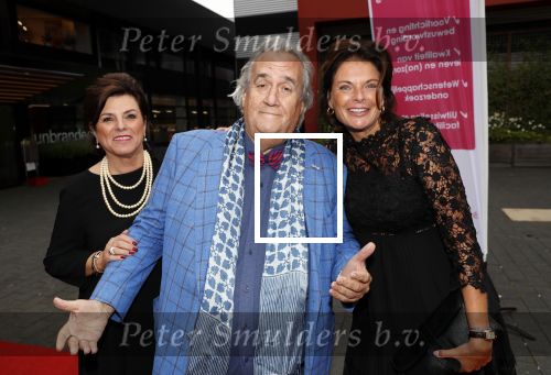 Hilversum 7 oktober 2019
Gala voor breast care foundation in studio 21. han Peekel met Maaike Barnstein en