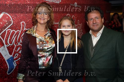 Amsterdam 11 november 2019
Premiere Kinky boots in theater de Meervaart. Hilke Bierman met haar man Thijs v Aken en dochter